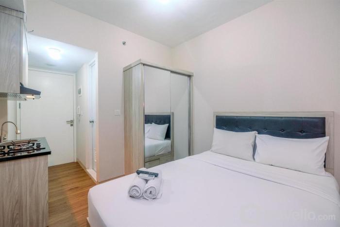 Fancy and Nice Studio at Springlake Summarecon Bekasi Apartment By Travelio