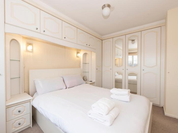 Spacious 3-Bed Home Woolwich O2 Crossrail - Pass the Keys