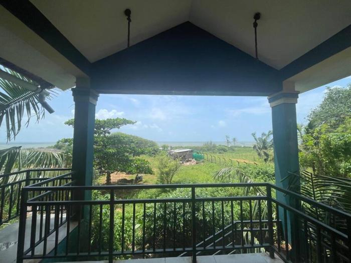Casa Tropical Beach Front