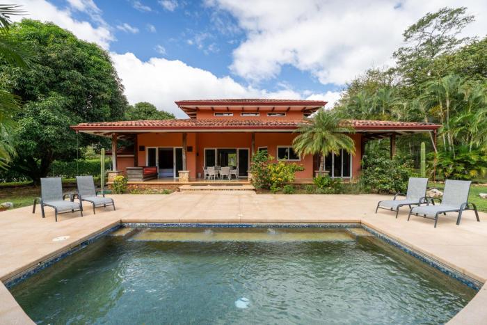 Casa Tropical, Spacious 3 Bedroom Home