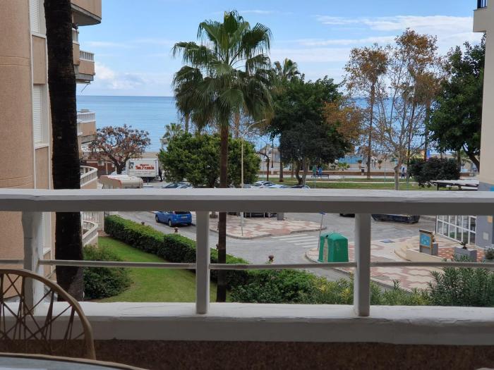 Primera linea de playa con vistas al mar con Garaje B