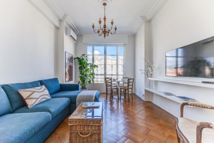Elegant Condo with Balconies in the Heart of Nice