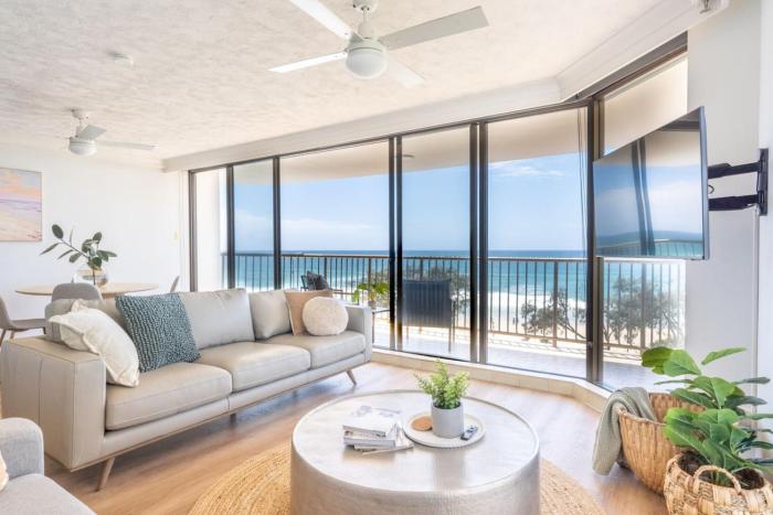 New! Beachfront Bliss 2 bed 2 bath Stunning Ocean views