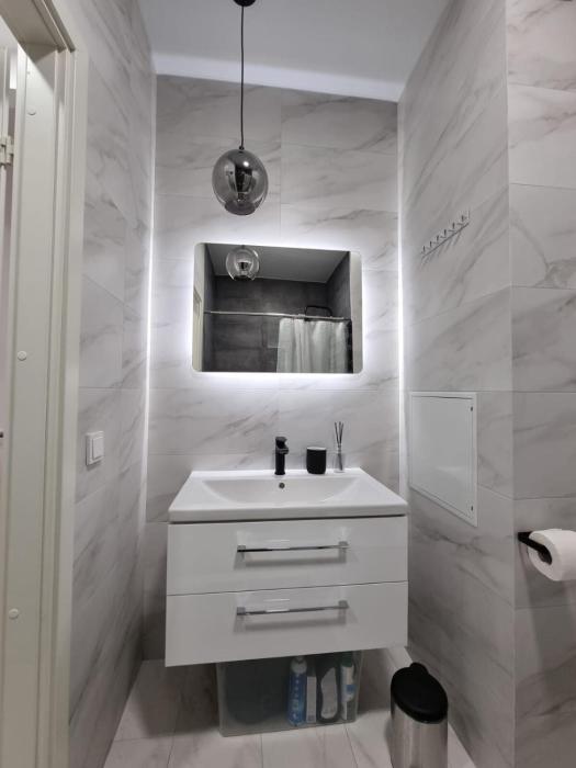 Refurbished central apartment