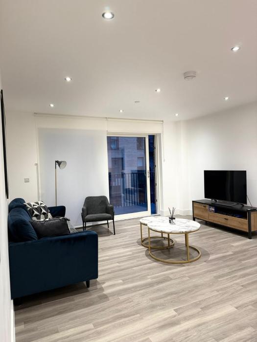 The Modern Haven Spacious 2-Bed 2-Bath Getaway