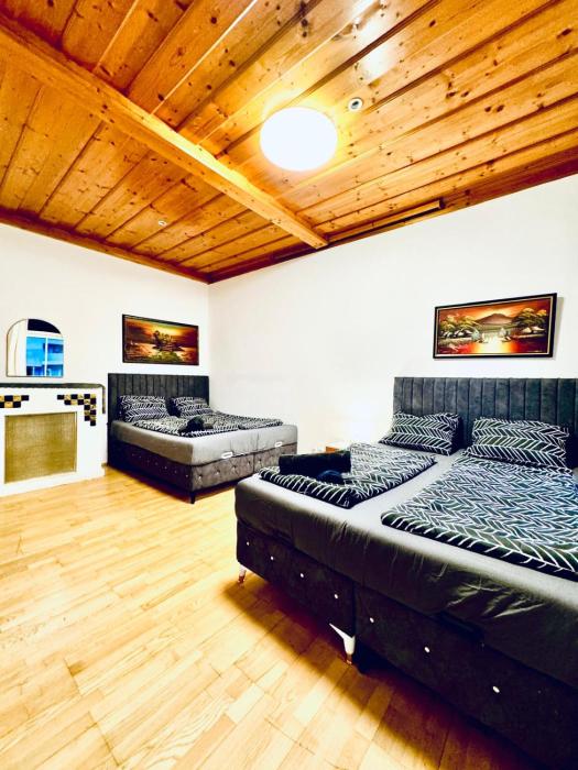 Comfortable Private Rooms in 4BR Apartment Near FAC Platz