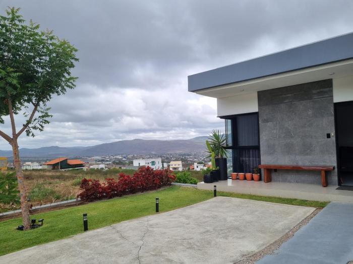 Casa Vista Bela em Bezerros 4 qts com ar 10 pessoas