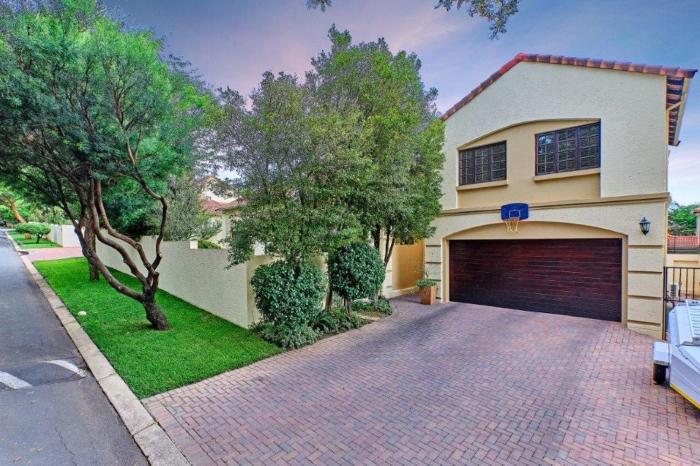 Douglasdale villla
