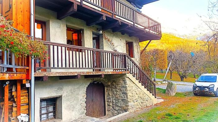 Résidence Maison Pelmou-pelvoux - Jolie appartement T3 dans maison de pays pour 6 personnes avec balcon. MAE-6881