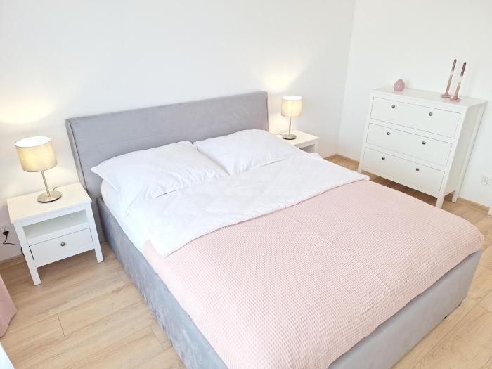 Classic Apartament - prywatny parking, blisko szpital Arkońska i Strzałowska
