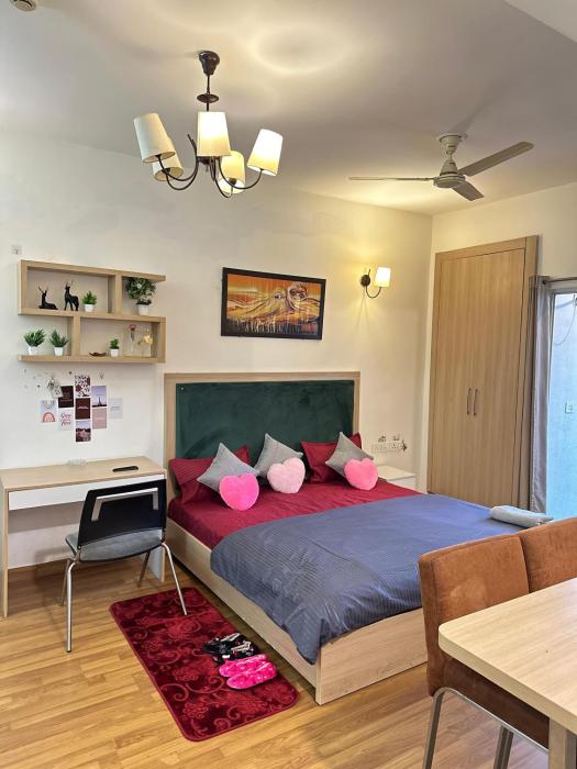 Apartment in Noida - Noida 68