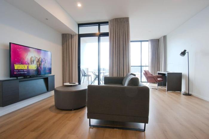 Beautiful Cambodian Inspired Apartment with Pool & Gym