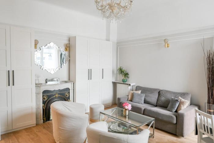 Chic apartment on the Champs-Élysées with AC