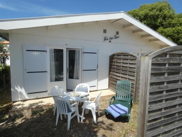 Maison mitoyenne avec terrasse et parking, animaux admis, proche plage - Notre-Dame-de-Monts - FR-1-540-299
