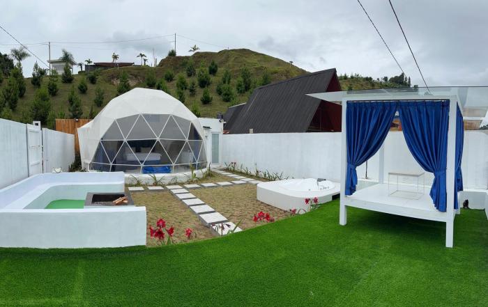 Glamping dome alisha