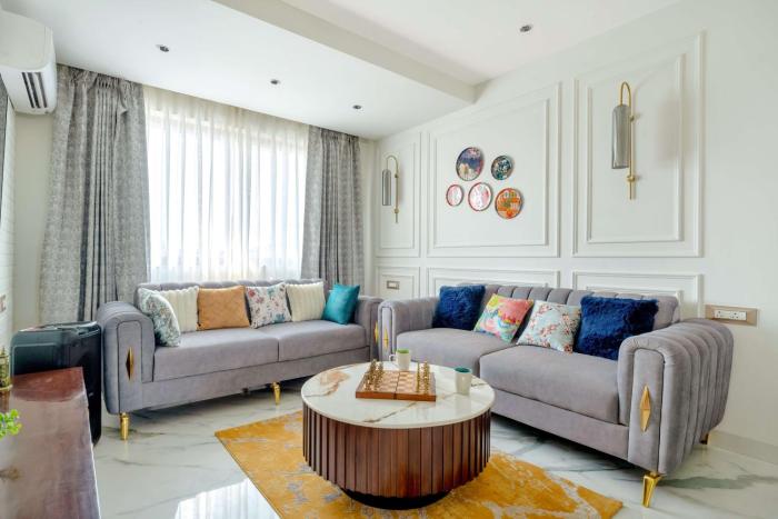 Emerald 3 BHK Penthouse with Pvt Jacuzzi by tisyastays