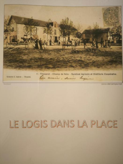 Le Logis dans la place appartement de deux chambres