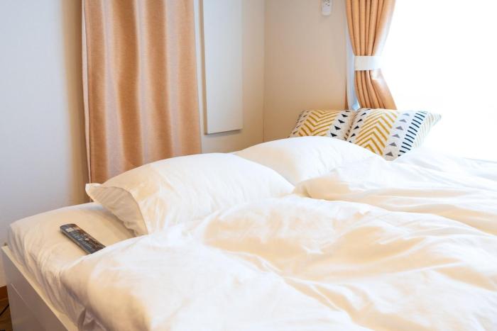 25Yamanote JR line Takadanobaba sat 5mit Netflix watch!Up to 3 people!