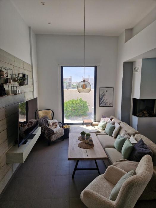 X - Private Villa with large pool