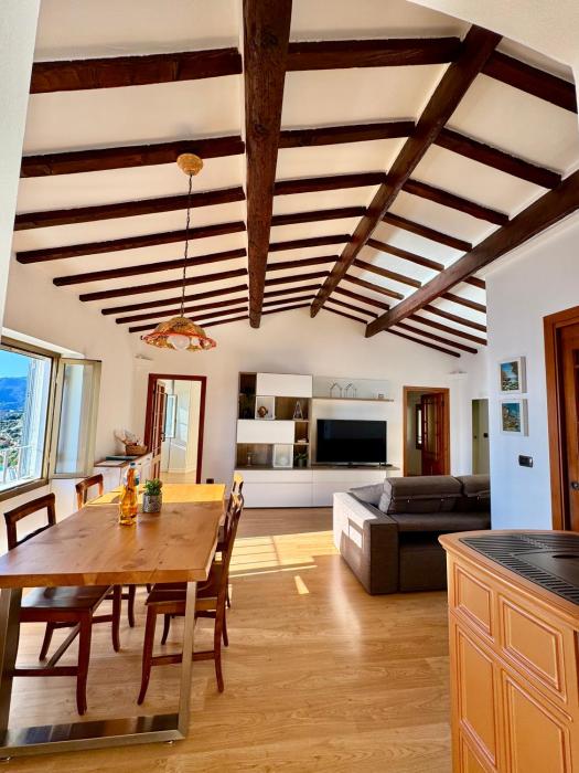 Kiss of sea - Balzi Rossi & Baia Beniamin