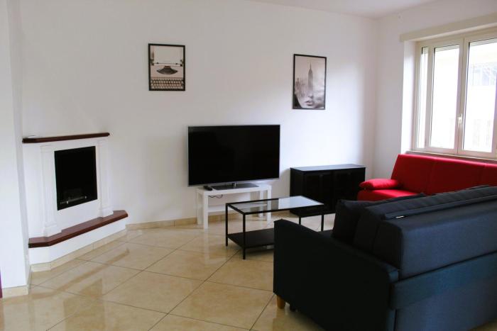 Parthenope Morghen Apartment