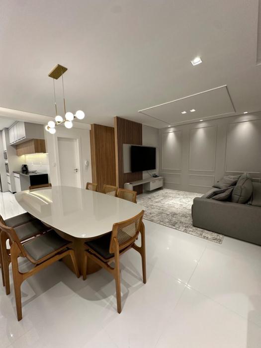 Apartamento no coração de meia praia com 4 suítes e 3 vagas de garagem