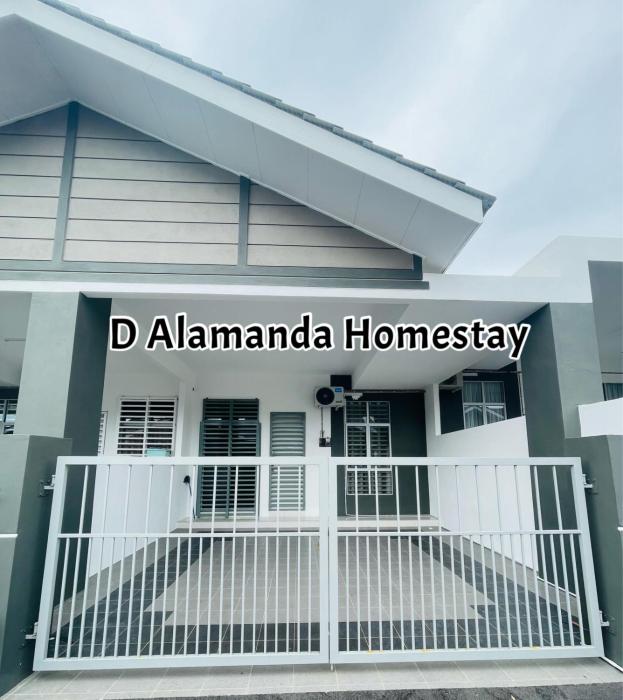D Alamanda Islam Homestay