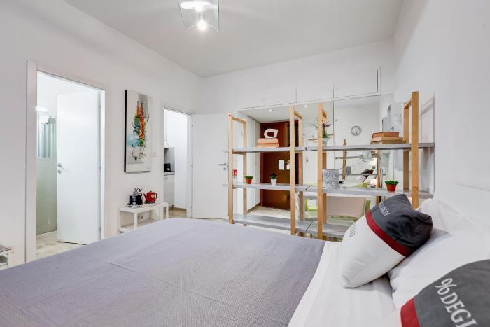 96 Degli Ubaldi Studio near the Vatican and the metro
