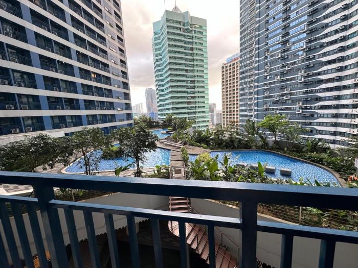 1BR Balcony View at Air Residences, Ayala Makati