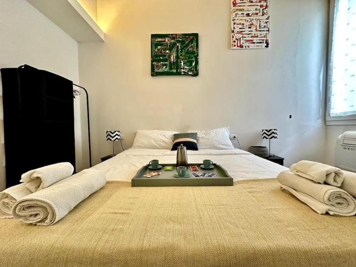 Old Sweet Florence- Art Apartment