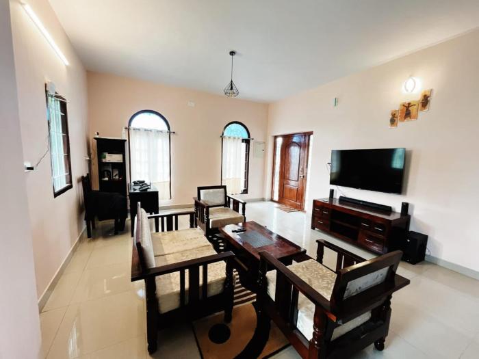 Hilltown Villa Holidays