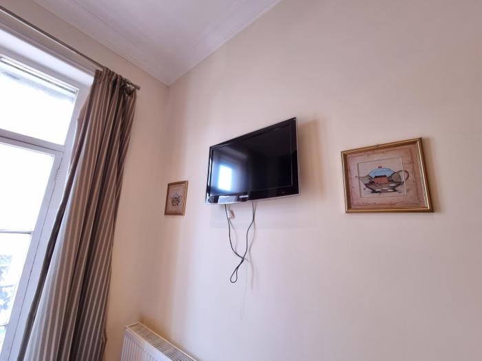 R104 1st Flr Room Near Paddington Station-B21