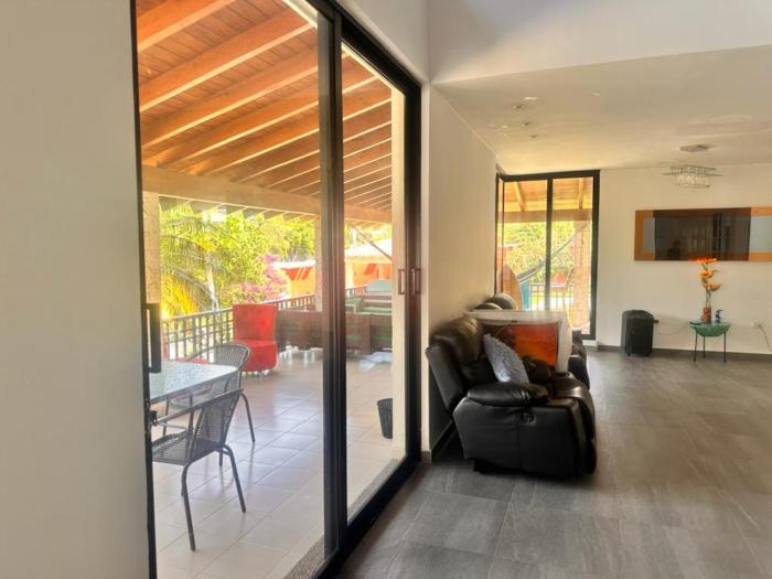 Hermosa casa grande en el rodadero