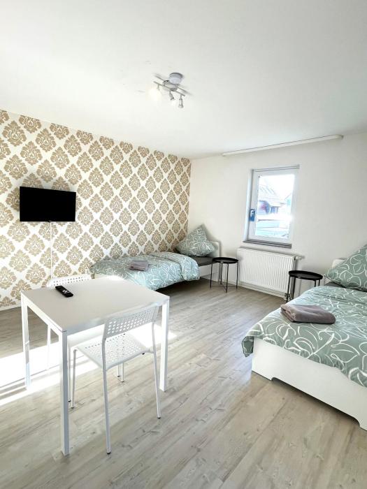 Ganze Wohnung - Küche - Balkon - Parkplatz - WLAN - bis zu 6 Personen