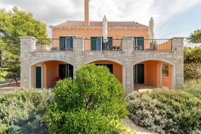 Villa Asteroidea - Tiha Mala