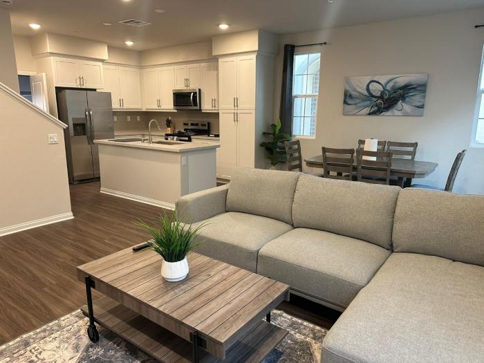 Gated Upland Home 3b 3 bath