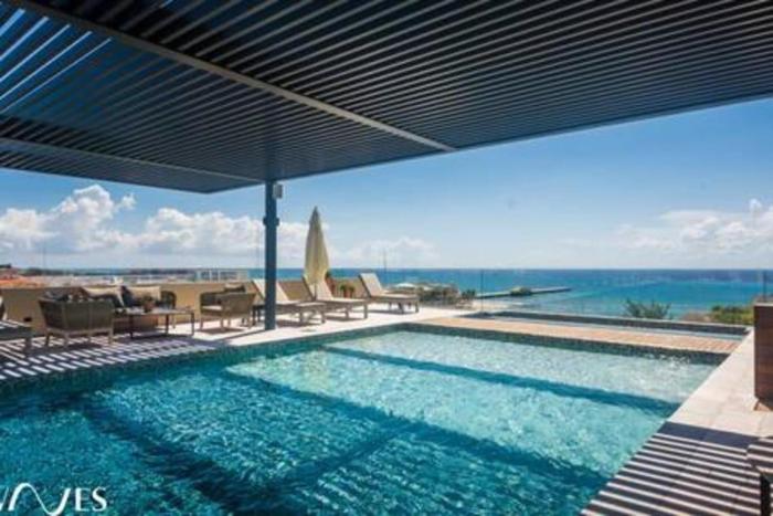 2 Br. with Rooftop Pool and Stunning Ocean View