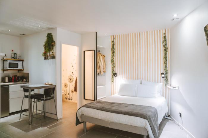 Séjour pro & Famille - Gîtes meublés Wood Sky - WIFI Parking privé Terrasses & Jardin