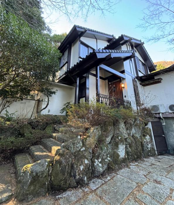 箱根温泉ヴィラ 源泉かけ流し bbq付き グループ宿泊に最適