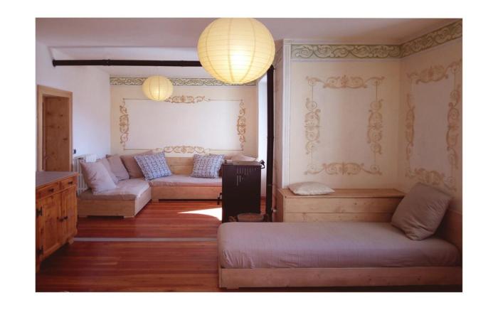 Charming Frescoed Apartment