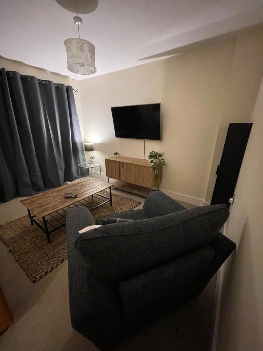 4 bed house perfect for contractors