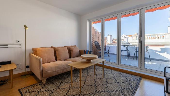 1BDR Apartment with Terrace and View by LovelyStay