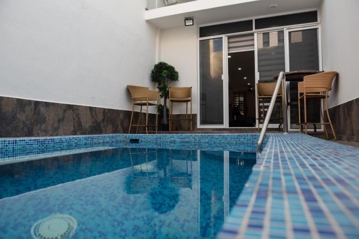 Private Pool 2BR Condo 1 Block to Beach