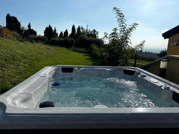Agriturismo Corte Busòla jacuzzi riscaldata uso esclusivo ad un passo da Verona