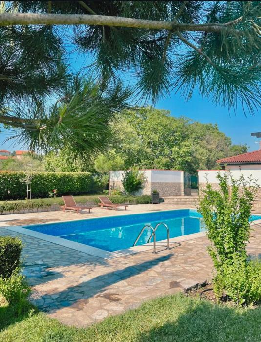Garden Villa 2 Bedroom Villa with pool near to Sunny beach