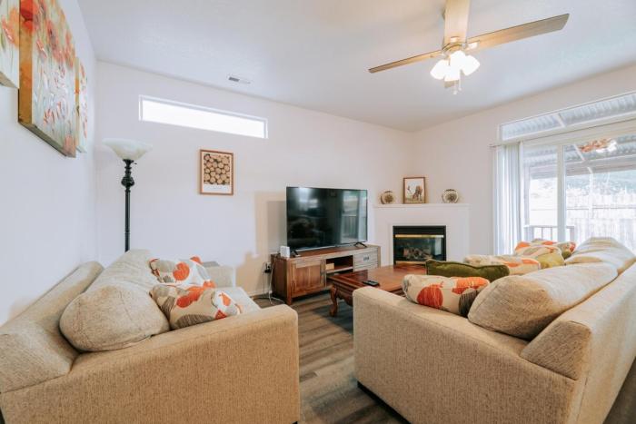 Modern Three Bedrooms Entire House Nike