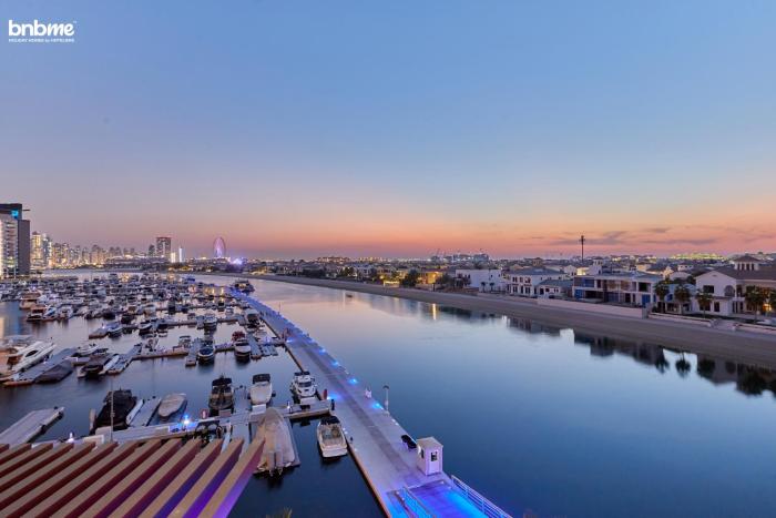 bnbme - Palm Jumeirah Studio Balcony Sea Ain Dubai Views Pool Gym Parking Access