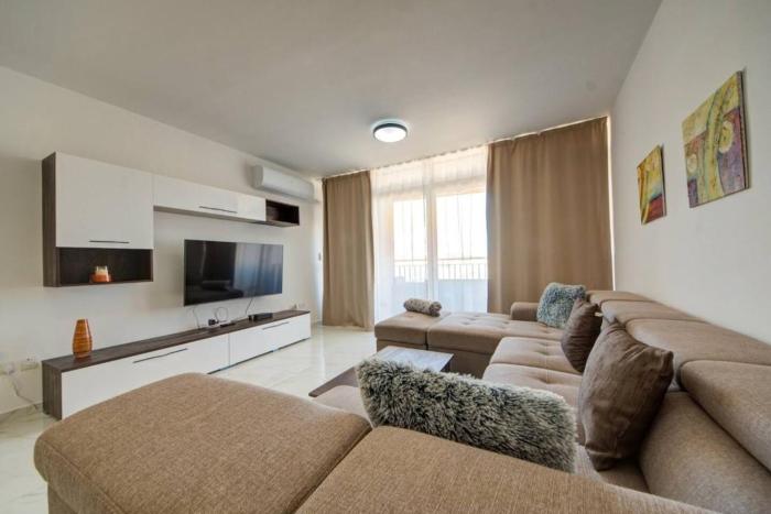 Lavish 3 Bedroom Apartment in St Pauls Bay