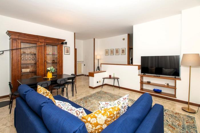 Spacious Apartment Near Bocconi University