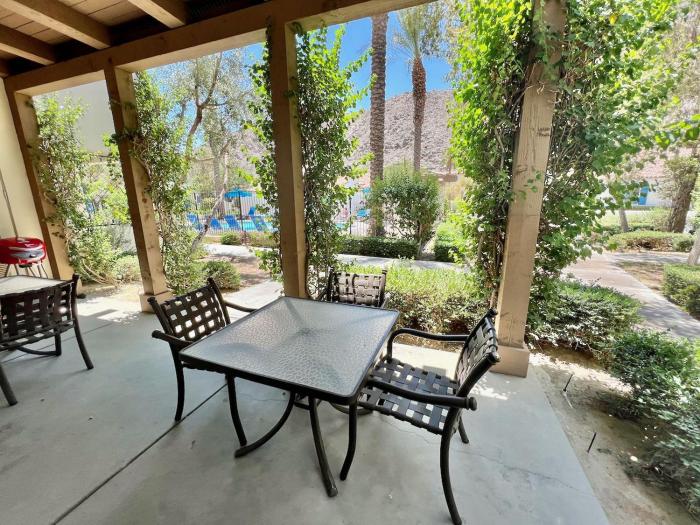 Desert Oasis Villa #A Steps from Pool